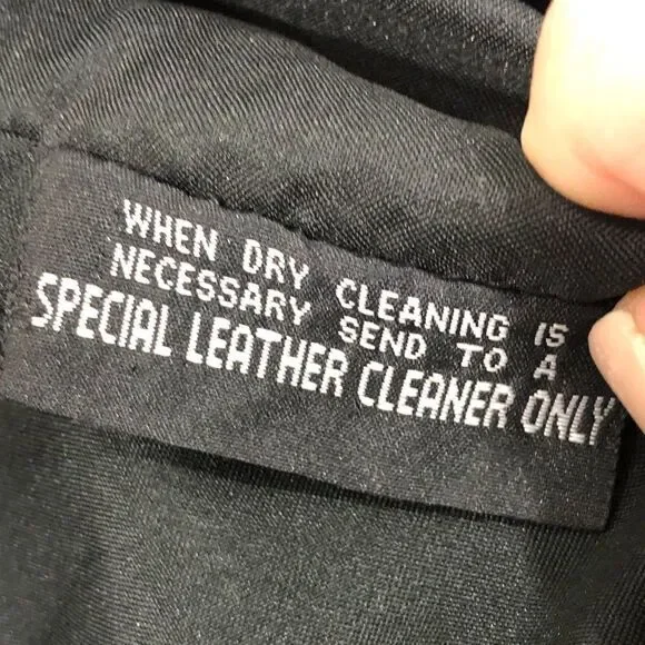 WILSONS LEATHER VEST - SIZE XL BLACK LEATHER VEST.  APPEARS TO BE VINTAGE - Picture 7 of 10